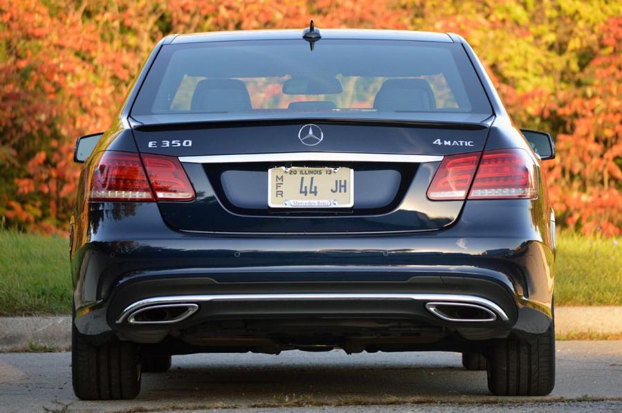  Mercedes-Benz E350 4Matic Sedan 2014 года  (фото 37 из 40)